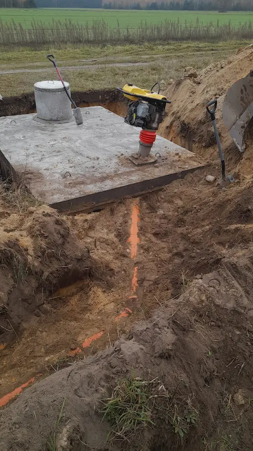 Wykop i montaż szamba Siedlce - instalacja zbiornika na ścieki