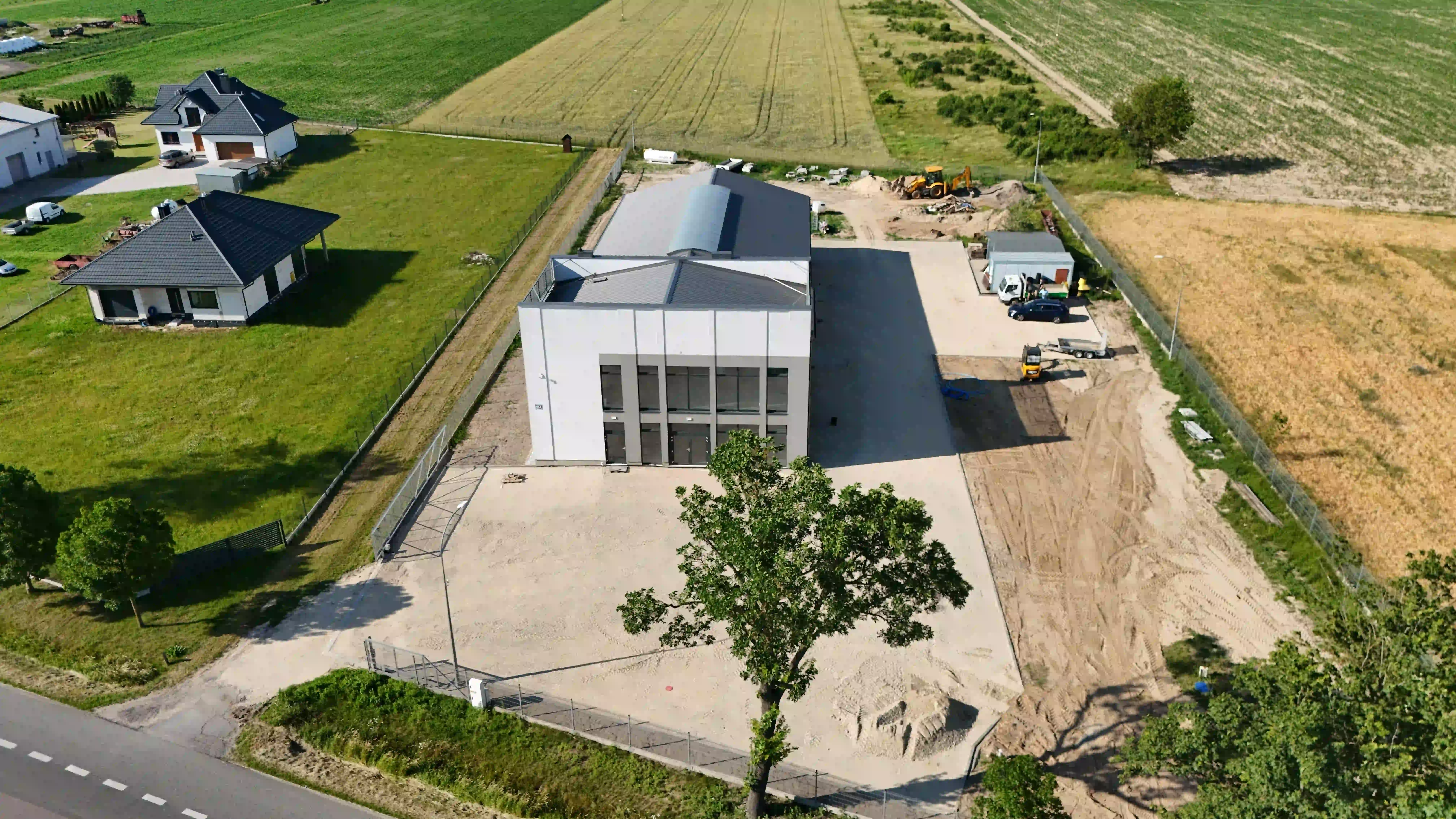 Duża realizacja kostki brukowej 300m2 z podbudową Siedlce - przed i po